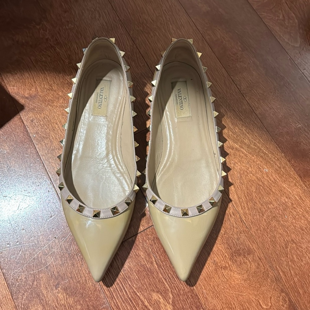Valentino flats